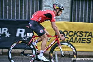 davide viganò red hook criterium milano