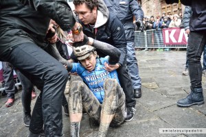 foto wout van aert arrivo strade bianche 2018