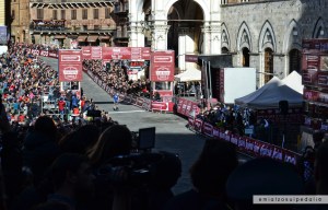 julian alaphilippe piazza del campo strade bianche